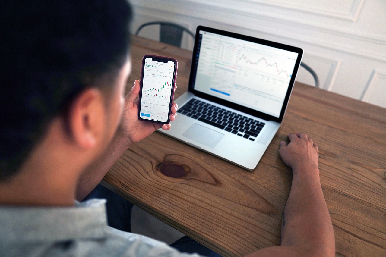 guide pour débutants en bourse : apprenez les bases du marché boursier, les stratégies d'investissement essentielles et comment démarrer en toute confiance.