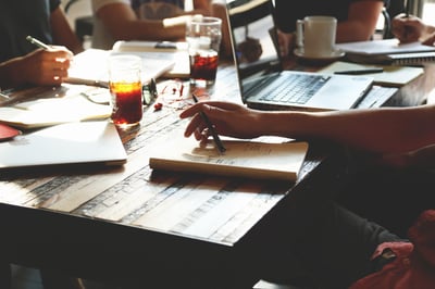 Quels sont les partenariats proposés par le comité d’entreprise AHBFC en 2025 ?